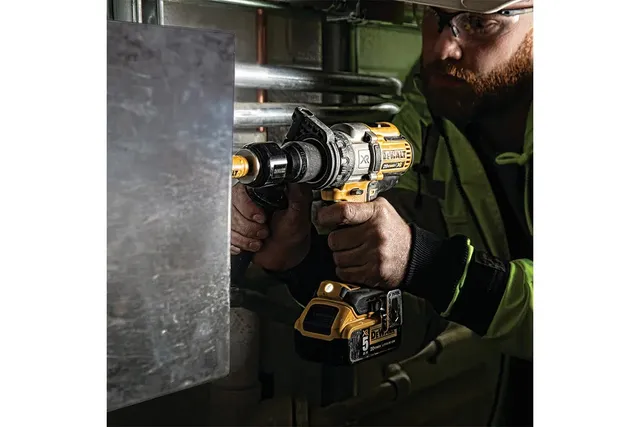 Dewalt DCD991N-KR Máy khoan vặn vít dùng pin  (Không kèm pin sạc)