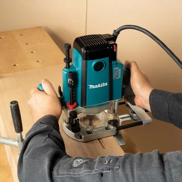 Makita RP2303FC Máy phay(12,7mm/1/2'')