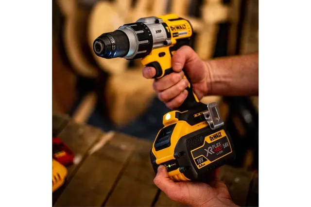 Dewalt DCD996N-KR Máy khoan vặn vít dùng pin