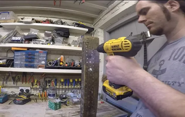 Dewalt DCD796D2 Máy khoan vặn vít dùng pin