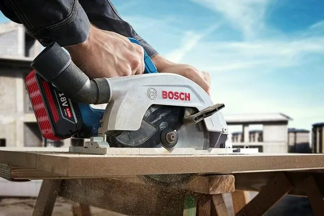 Bosch GKS 185-LI Máy cưa