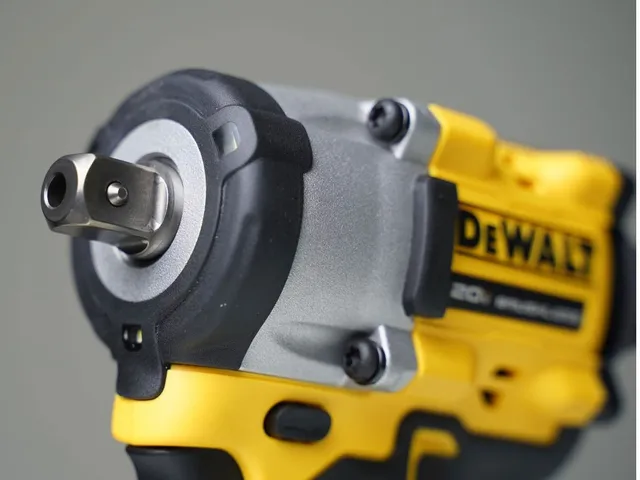 Dewalt DCF922M2 Máy Siết Bulong Cầm Tay  (Kèm 02 Pin 4.0 + Sạc)