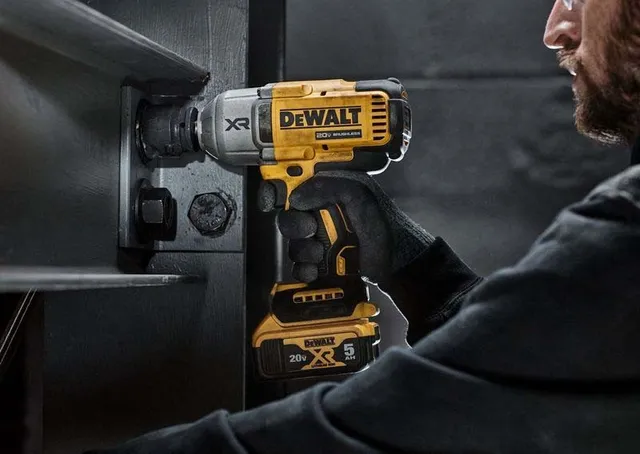 Dewalt DCK277P2 Combo máy DCD777 + DCF787