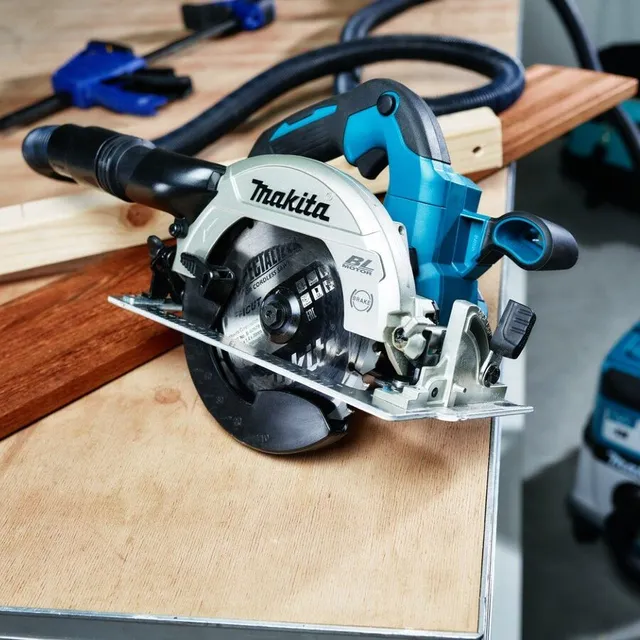 Makita DHS661RFJ Máy cưa đĩa(165mm/aws/bl)(18v) (kèm 02 pin 3.0 + sạc nhanh)