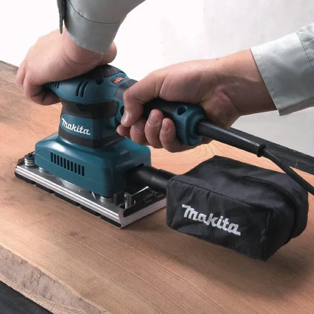 Makita BO3711 Máy chà nhám rung
