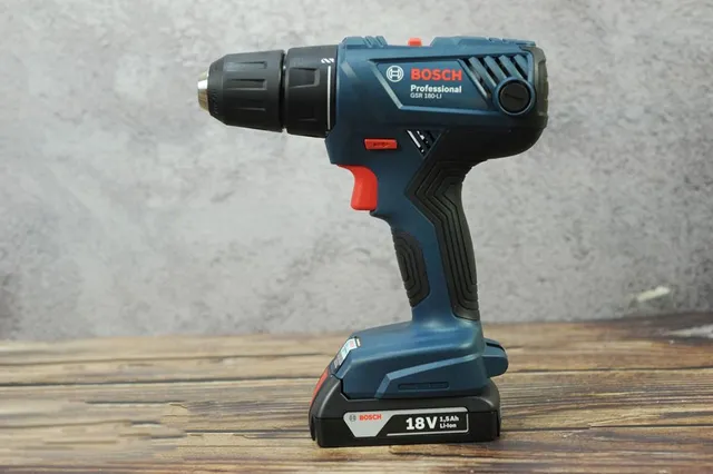 Bosch GSB 180-LI Máy khoan búa, vặn vít dùng pin
