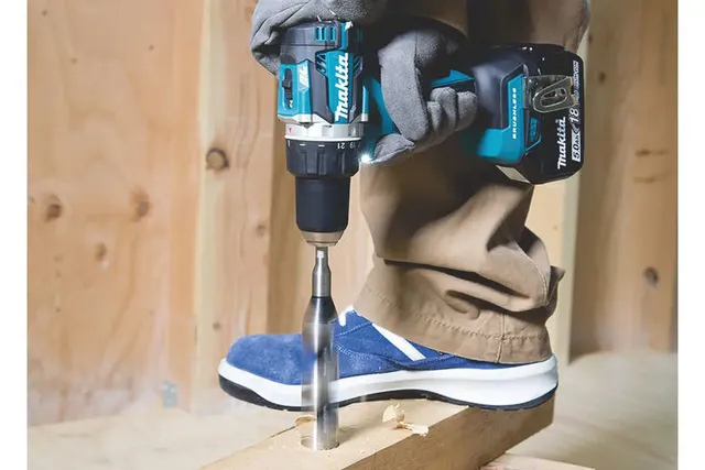 Makita DDF482RFE Máy khoan và vặn vít dùng pin(18v) (kèm 02 pin 3.0 + sạc nhanh)