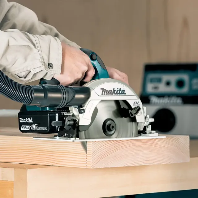 Makita DHS661RFJ Máy cưa đĩa(165mm/aws/bl)(18v) (kèm 02 pin 3.0 + sạc nhanh)