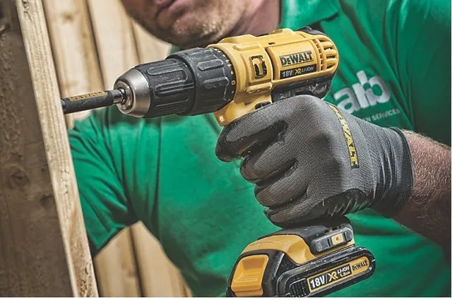Dewalt DCD776C2A Máy khoan vặn vít dùng pin