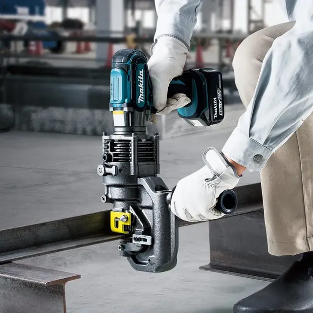 Makita DPP200ZK Máy đột lỗ thủy lực dùng pin(18v) (không kèm pin sạc)