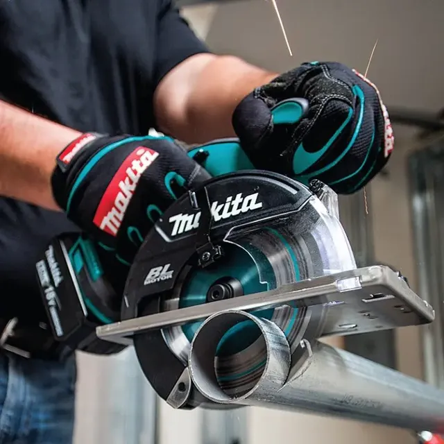 Makita DCS551RMJ Máy cắt kim loại dùng pin(150mm/bl)(18v) (kèm 02 pin 4.0ah + sạc nhanh)