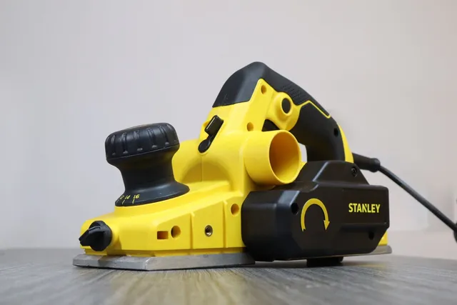 Stanley STEL630 Máy Bào