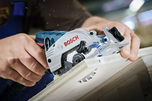 Bosch GKS 12V-LI Máy cưa đĩa dùng pin