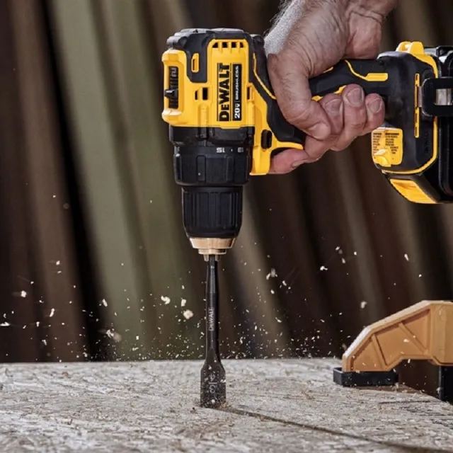Dewalt DCD778D2-B1 Máy khoan vặn vít dùng pin  ( 2 pin 18v 2Ah+ Sạc)