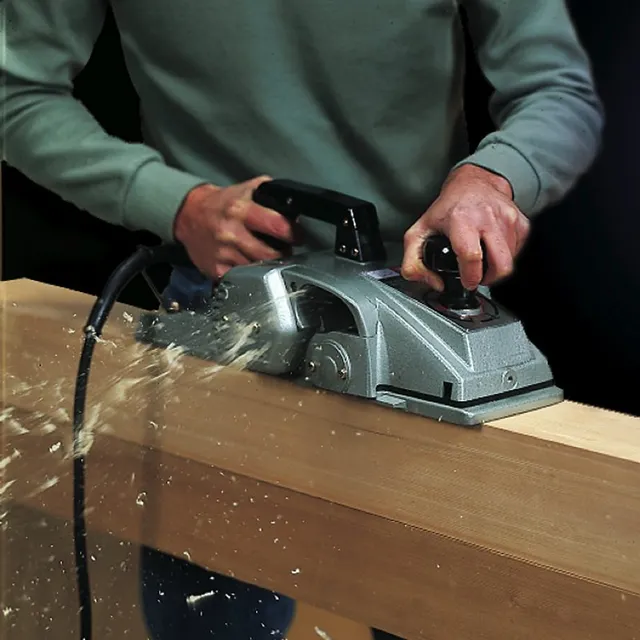 Makita 1805N Máy bào (155mm)