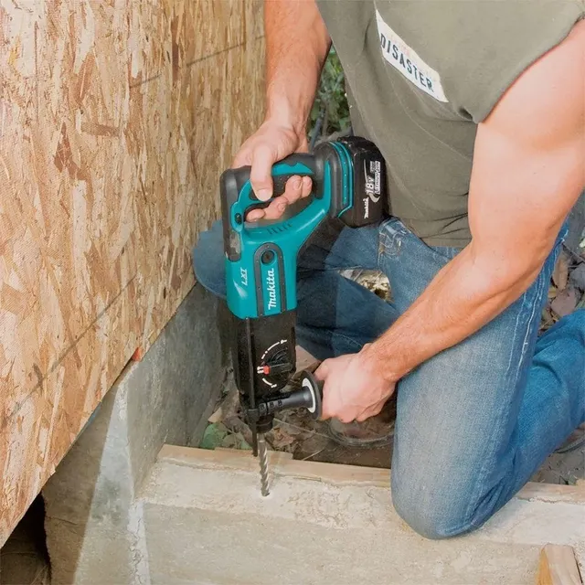 Makita DHR202Z Máy khoan bê tông 3 chức năng dùng pin (không kèm pin sạc)