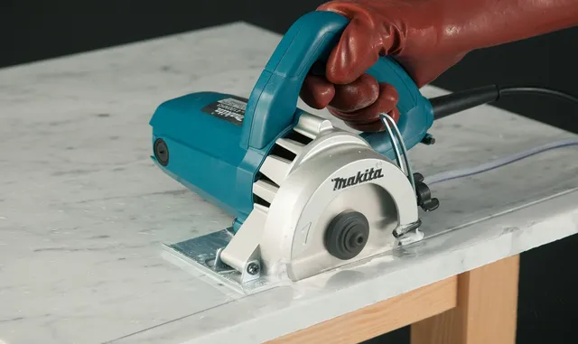 Makita 4100NH3 Máy cắt đá/gạch(110mm)