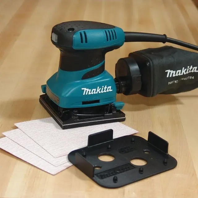 Makita BO4557 Máy chà nhám rung