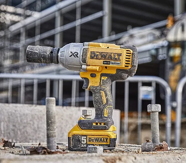 Dewalt DCF897NT-XJ Máy siết bu lông dùng pin  (18V)( Không kèm hộp nhựa)