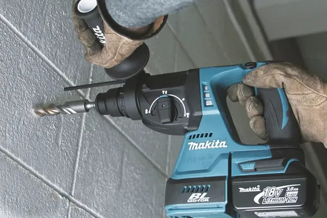 Makita DHR263RM2 Máy khoan bê tông 3 chức năng dùng pin (kèm 02 pin 4.0ah + sạc nhanh)