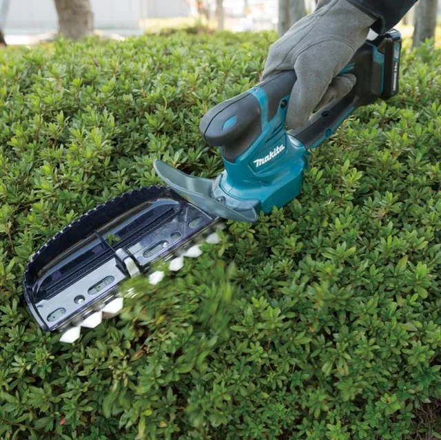 Makita UH201DWAX Máy cắt tỉa hàng rào dùng pin(12v max) kèm (01 pin 2.0ah + sạc nhanh)