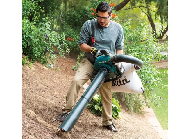 Makita DUB363ZV Máy thổi dùng pin(bl)(18vx2) (không kèm pin sạc)