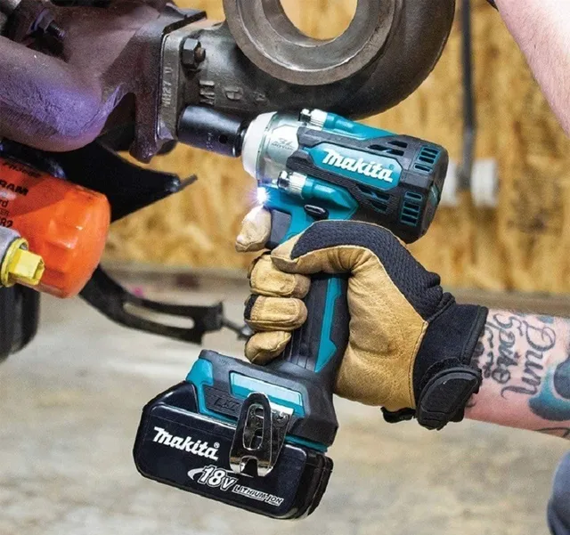 Makita DTW300Z Máy siết bu lông dùng pin(12.7mm/ (không kèm pin sạc)