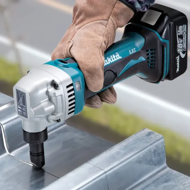 Makita DJN161Z Máy cắt tôn dùng pin(18v) (không kèm pin sạc)